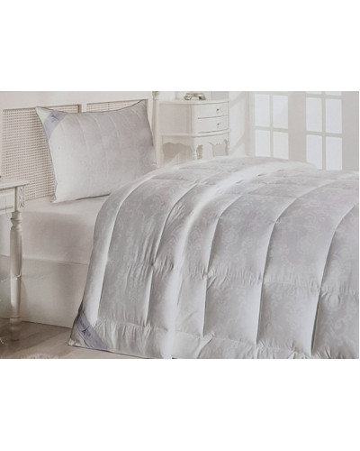 Ковдри Maison D'or сатин-жаккард, наповнювач - поліефірне волокно євро Колір: білий