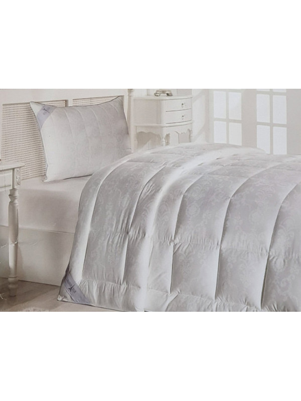 Одеяла Maison D'or сатин-жаккард, наполнитель - полиэфирное волокно евро Цвета: белый