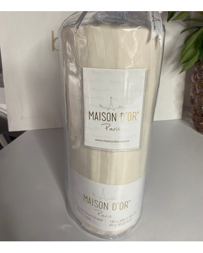 Простынь сатиновая Maison D'or ecru на резинке 180x200 + наволочки 2-50x70