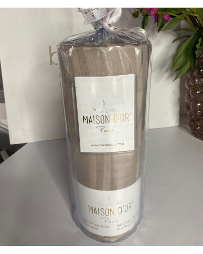 Простынь сатиновая Maison D'or beige на резинке 180x200 + наволочки 2-50x70